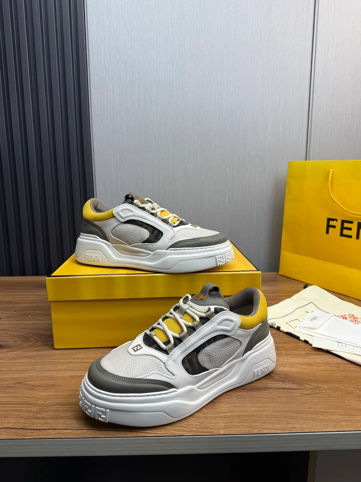 Men's shoes 💰780💰 Fendi (FENDI) men's model official website 1:1 replica ⬆️ The latest hot sale 🔥Original cowhide stitching - Comfortable mesh lining Original outsole ✅Ready stock 38-45 (38.45 non-refundable)